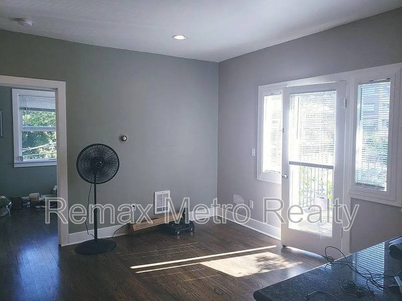 Apartment for rent at 533 11th Ave E #2, Seattle, WA 98102