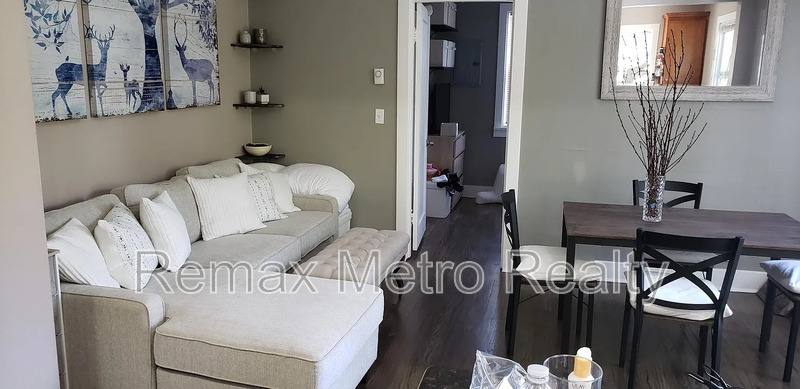 Apartment for rent at 533 11th Ave E #2, Seattle, WA 98102