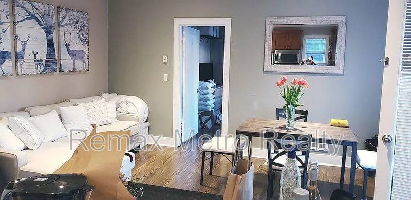 Apartment for rent at 533 11th Ave E #2, Seattle, WA 98102