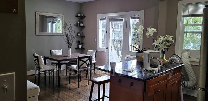 Apartment for rent at 533 11th Ave E #2, Seattle, WA 98102
