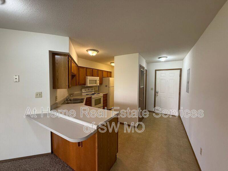 Apartment for rent at 881 N 22nd, Ozark, MO 65721
