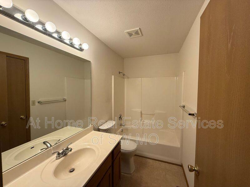 Apartment for rent at 881 N 22nd, Ozark, MO 65721