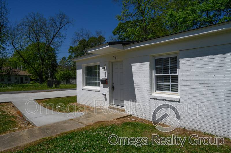 Apartment for rent at 12 E Clay St, Sylacauga, AL 35150