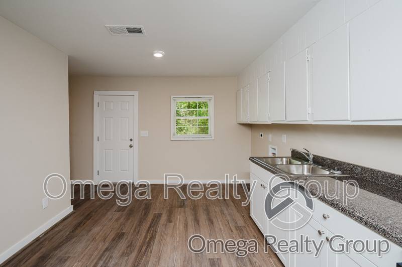 Apartment for rent at 12 E Clay St, Sylacauga, AL 35150
