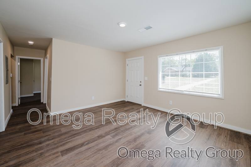 Apartment for rent at 12 E Clay St, Sylacauga, AL 35150