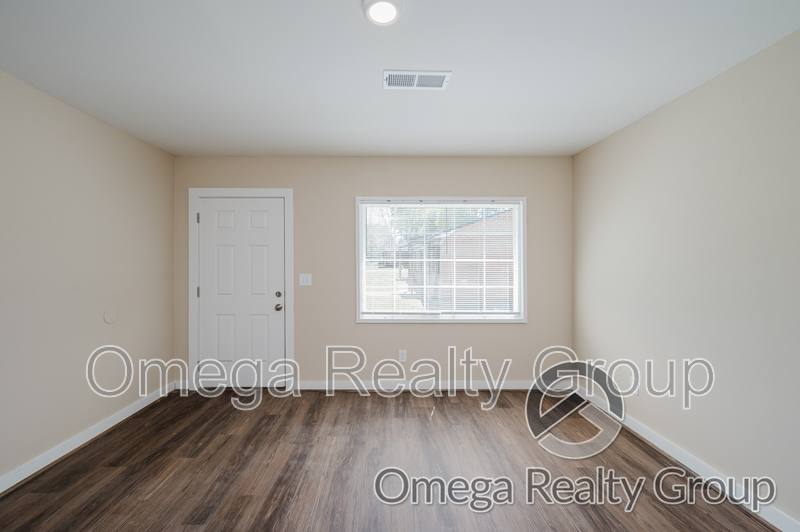Apartment for rent at 12 E Clay St, Sylacauga, AL 35150
