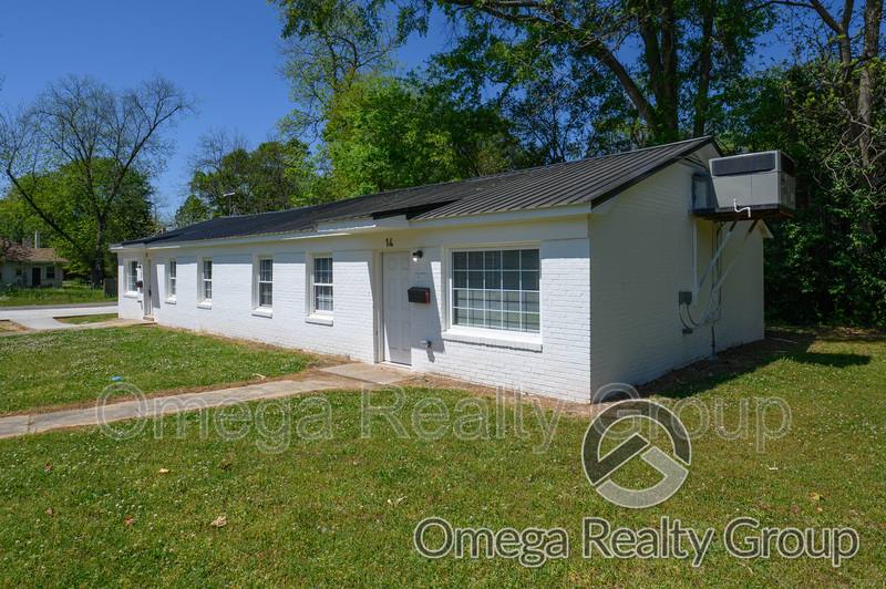 Apartment for rent at 14 E Clay St, Sylacauga, AL 35150