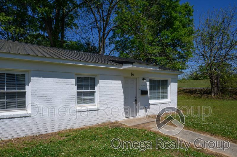 Apartment for rent at 14 E Clay St, Sylacauga, AL 35150