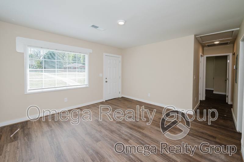 Apartment for rent at 14 E Clay St, Sylacauga, AL 35150