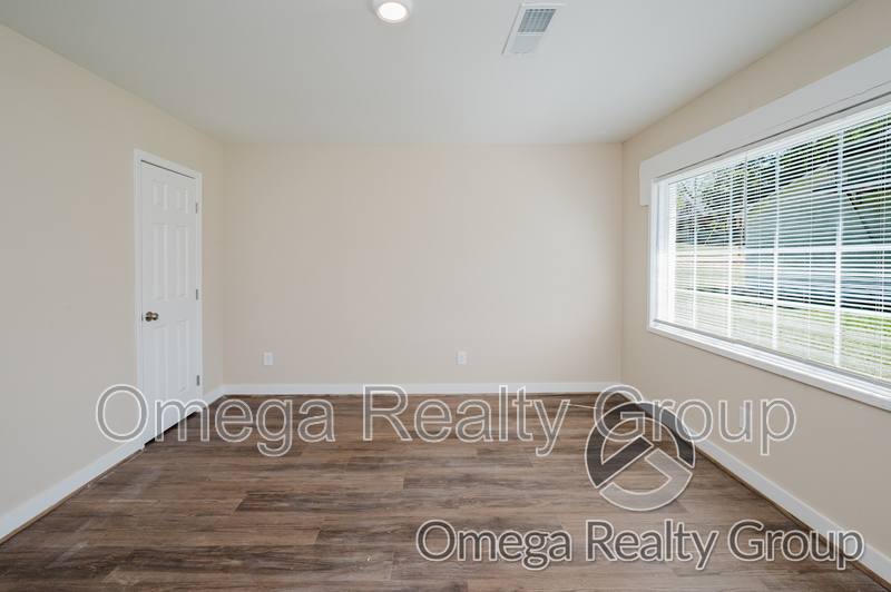 Apartment for rent at 14 E Clay St, Sylacauga, AL 35150