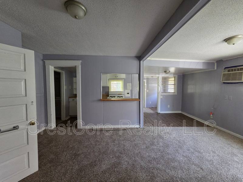 Apartment for rent at 1320 Faxon Ave #2, Memphis, TN 38104