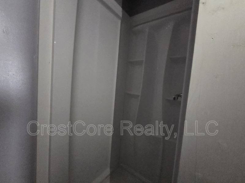 Apartment for rent at 1320 Faxon Ave #2, Memphis, TN 38104