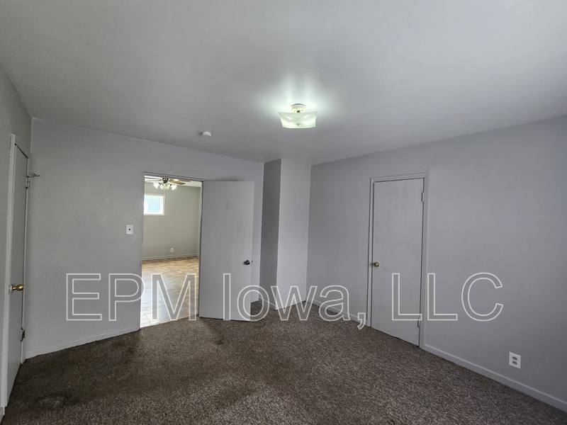 Apartment for rent at 216 Courtland St #1, Waterloo, IA 50703