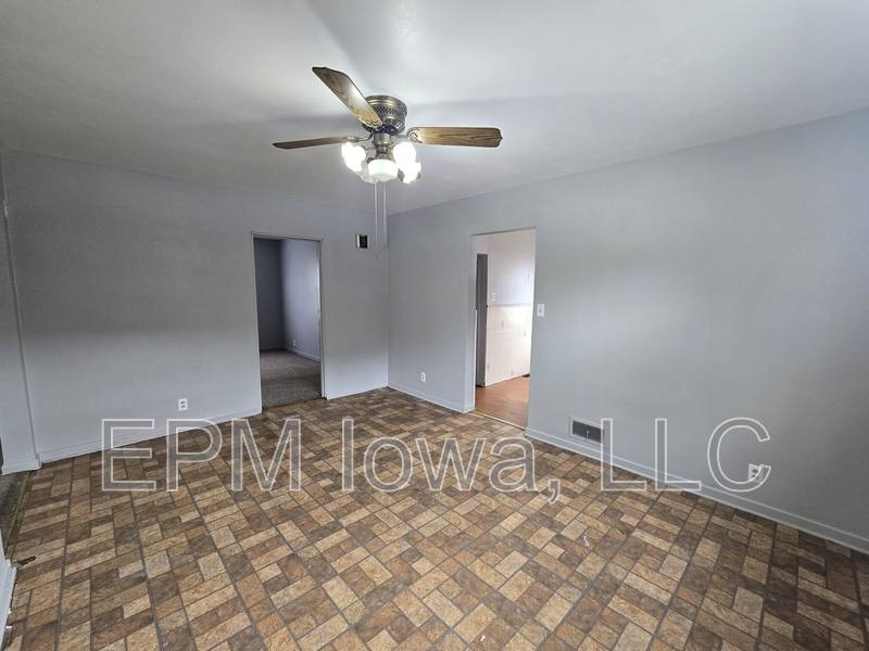 Apartment for rent at 216 Courtland St #1, Waterloo, IA 50703