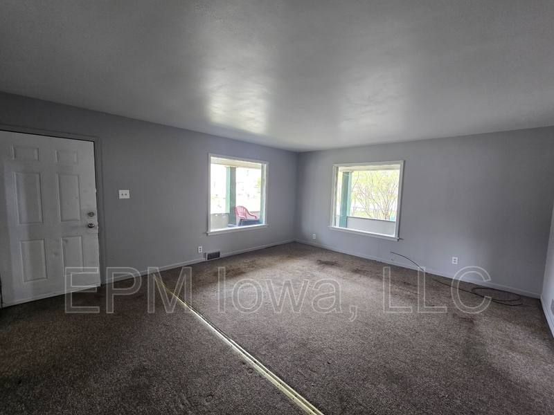 Apartment for rent at 216 Courtland St #1, Waterloo, IA 50703