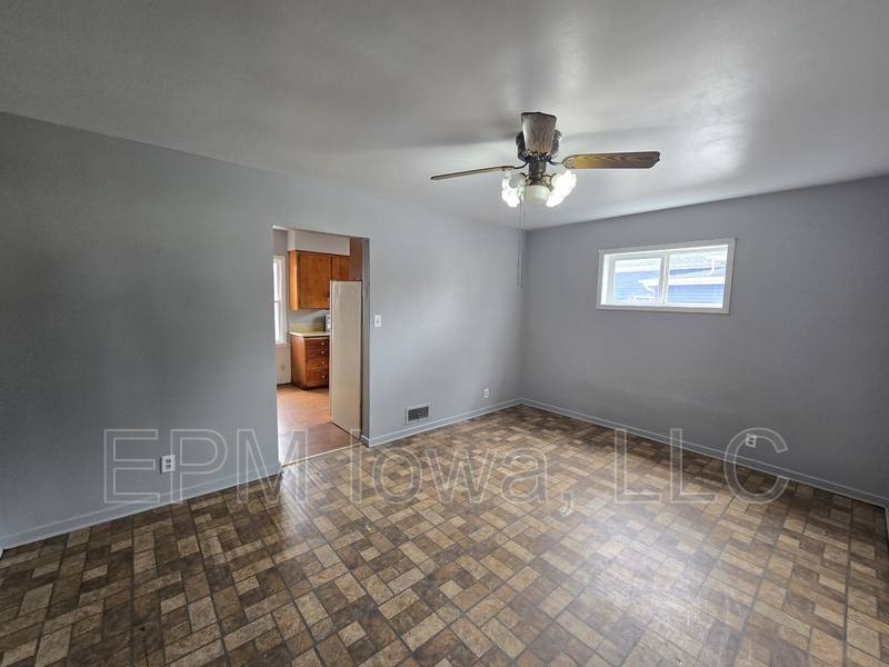 Apartment for rent at 216 Courtland St #1, Waterloo, IA 50703