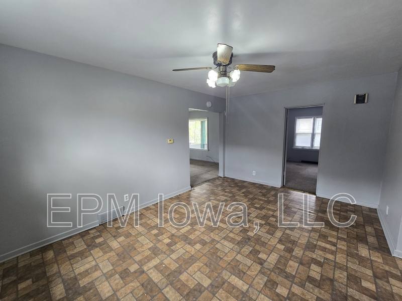 Apartment for rent at 216 Courtland St #1, Waterloo, IA 50703