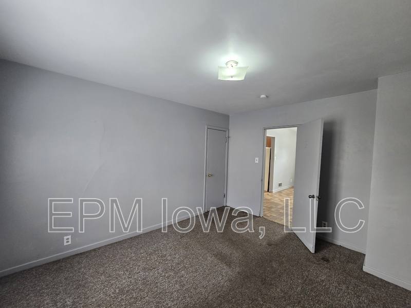 Apartment for rent at 216 Courtland St #1, Waterloo, IA 50703
