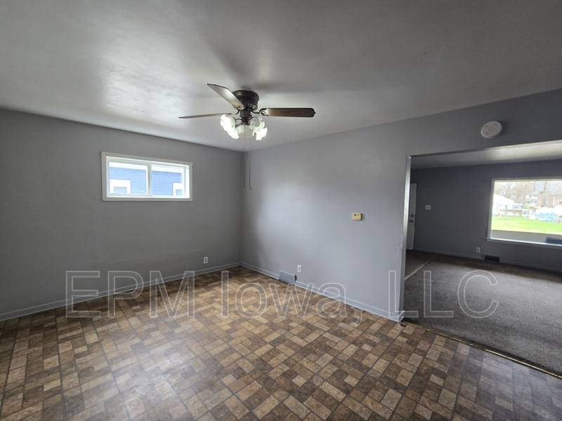 Apartment for rent at 216 Courtland St #1, Waterloo, IA 50703