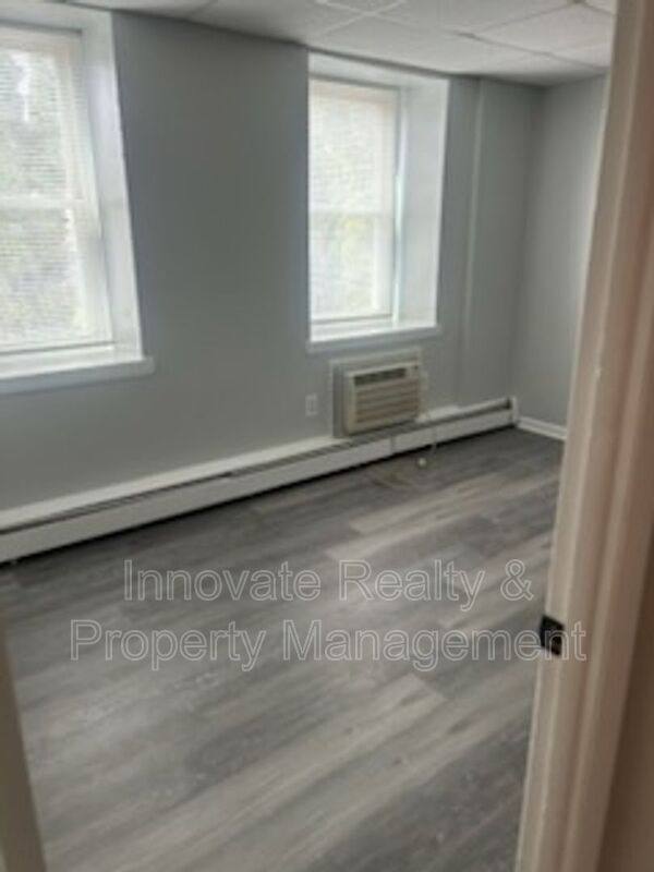 Apartment for rent at 29 E Logan Ave #11, Glenolden, PA 19036