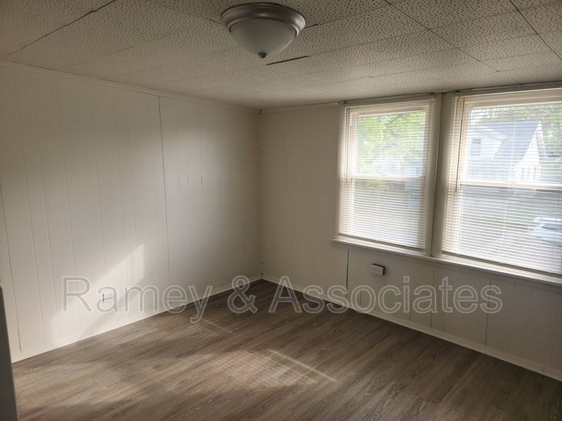 Apartment for rent at 1122 Larchmont Ave #B, Louisville, KY 40215