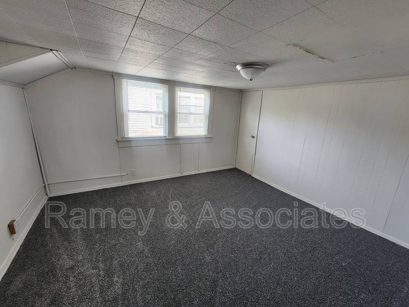 Apartment for rent at 1122 Larchmont Ave #B, Louisville, KY 40215