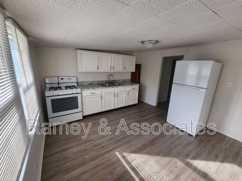Apartment for rent at 1122 Larchmont Ave #B, Louisville, KY 40215