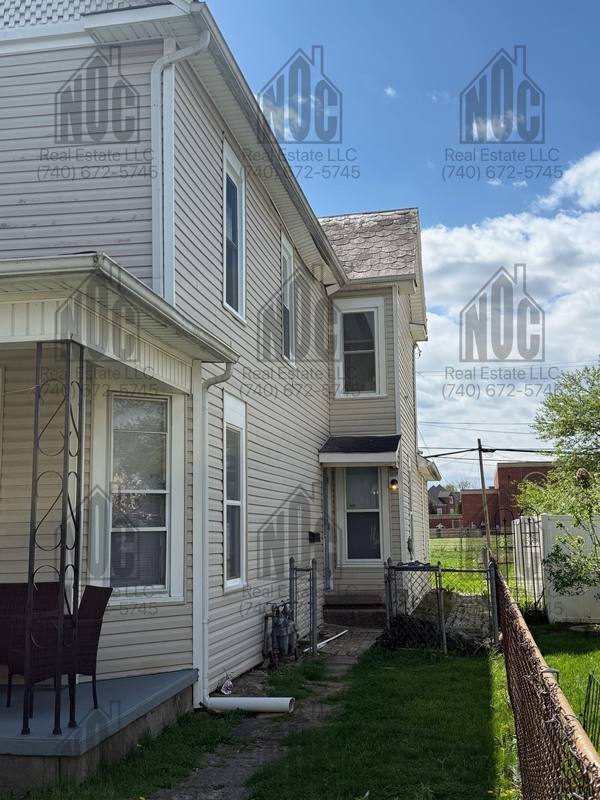 Apartment for rent at 160 1 2 Lake St, Lancaster, OH 43130