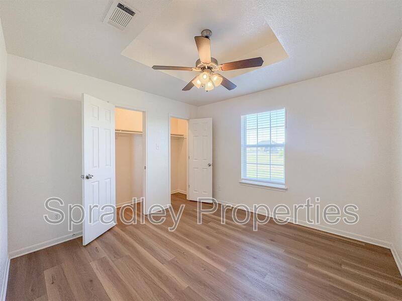 Townhouse for rent at 142 Lacey Lou Lane, Salado, TX 76571