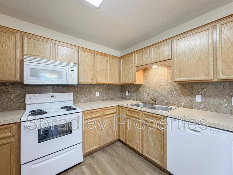 Townhouse for rent at 142 Lacey Lou Lane, Salado, TX 76571