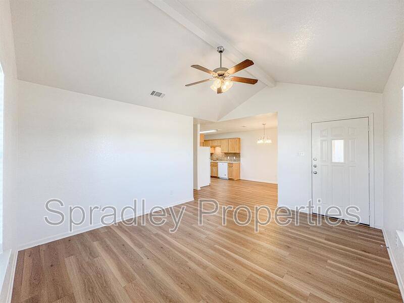 Townhouse for rent at 142 Lacey Lou Lane, Salado, TX 76571