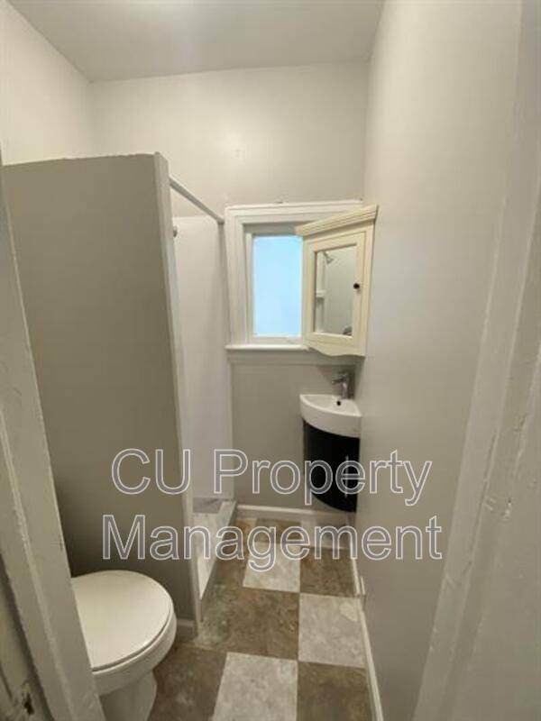 Apartment for rent at 615 W White St #1, Champaign, IL 61820