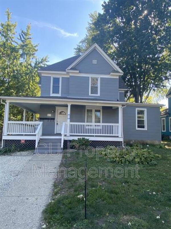 Apartment for rent at 615 W White St #1, Champaign, IL 61820