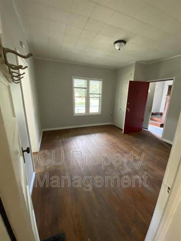 Apartment for rent at 615 W White St #1, Champaign, IL 61820