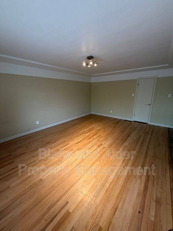 House for rent at 5226 SE Clinton St, Portland, OR 97206