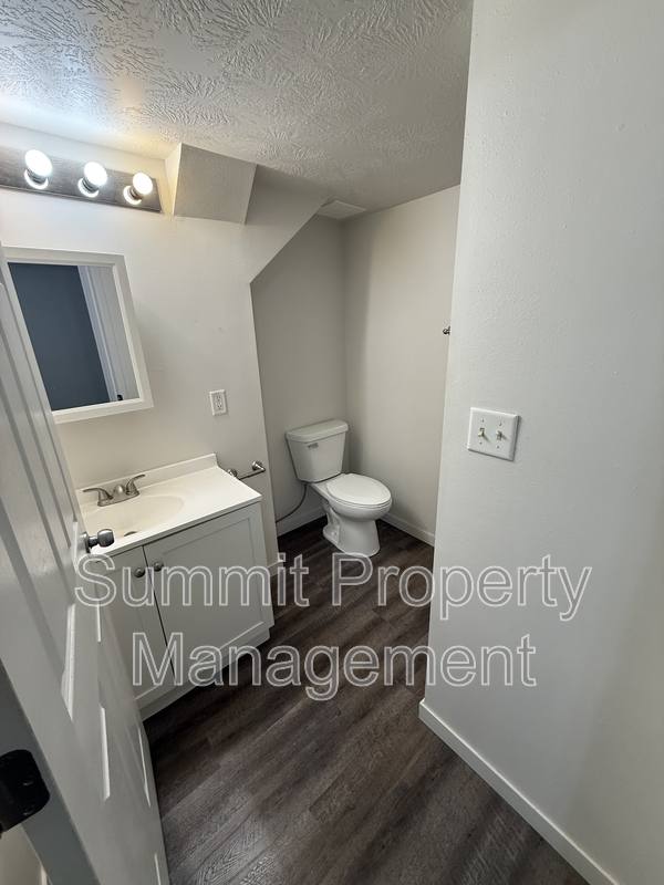 Apartment for rent at 321 N Duluth Ave #6, Sioux Falls, SD 57104