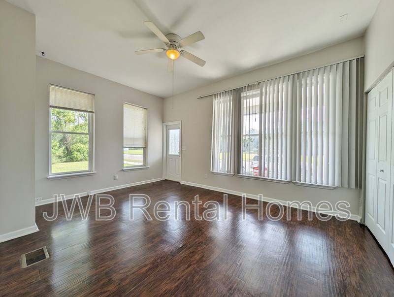 Apartment for rent at 1926 Walnut St, Jacksonville, FL 32206