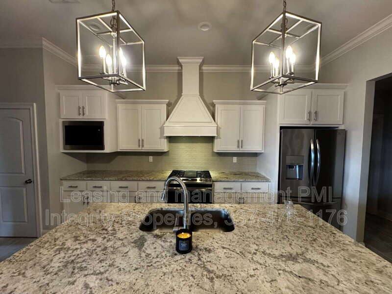 House for rent at 200 Tennyson Dr, Broussard, LA 70518