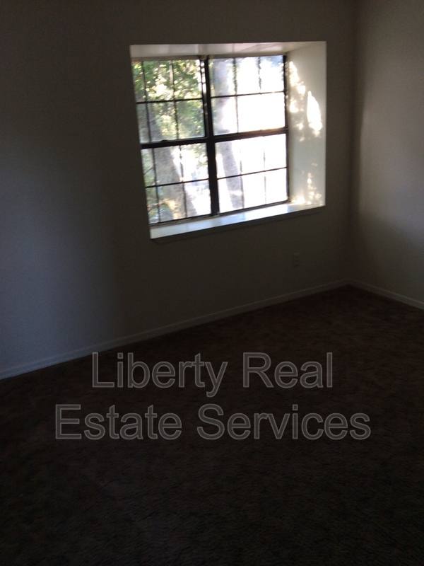 House for rent at 814 Lesa St, Hinesville, GA 31313