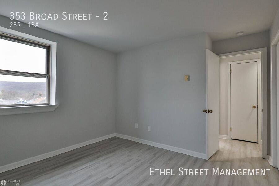 Apartment for rent at 353 Broad St, Emmaus, PA 18049
