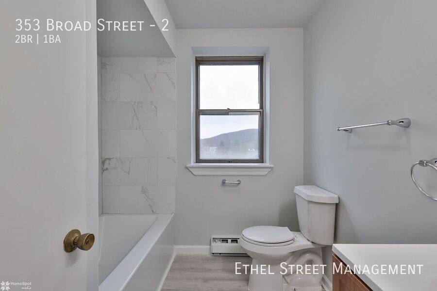 Apartment for rent at 353 Broad St, Emmaus, PA 18049