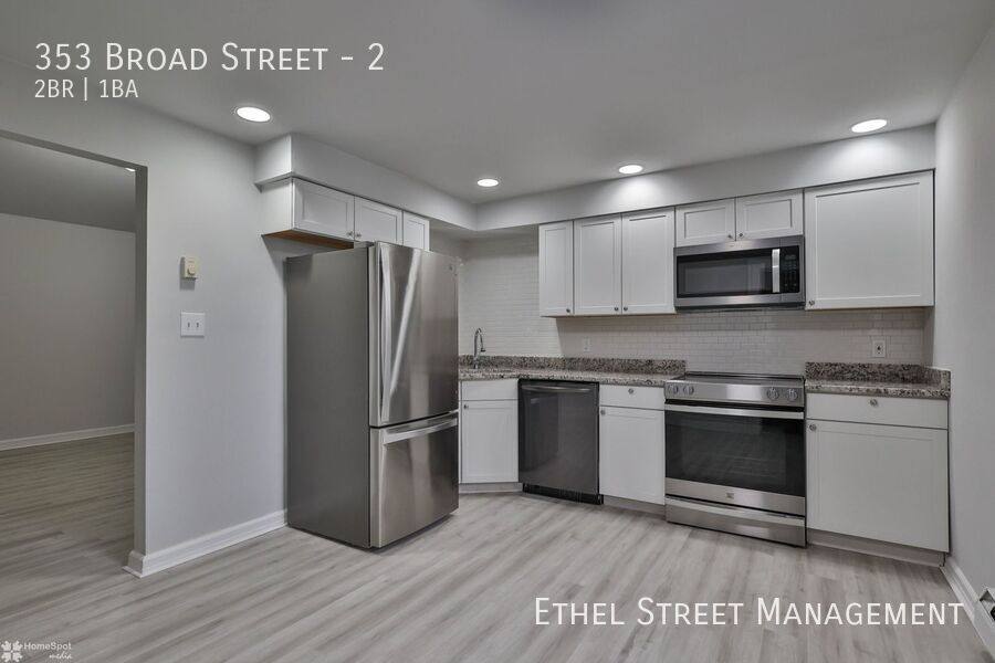 Apartment for rent at 353 Broad St, Emmaus, PA 18049
