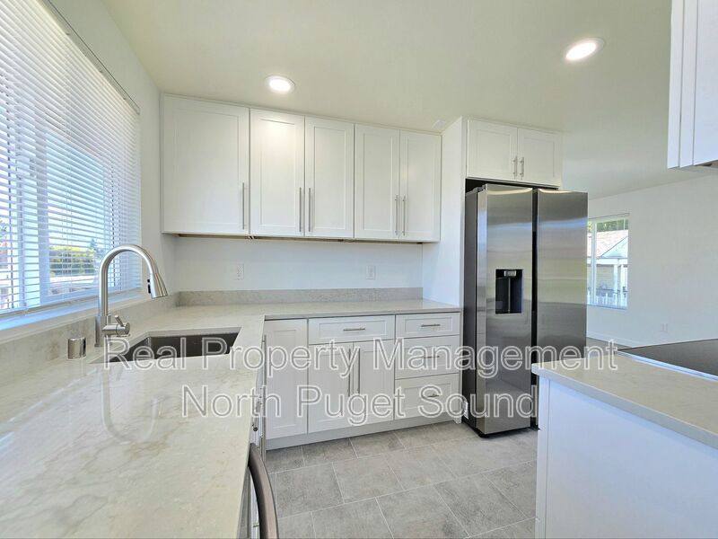 Apartment for rent at 1421 Pine St #B, Everett, WA 98201