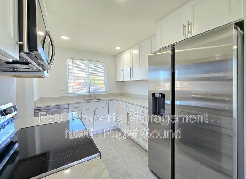 Apartment for rent at 1421 Pine St #B, Everett, WA 98201