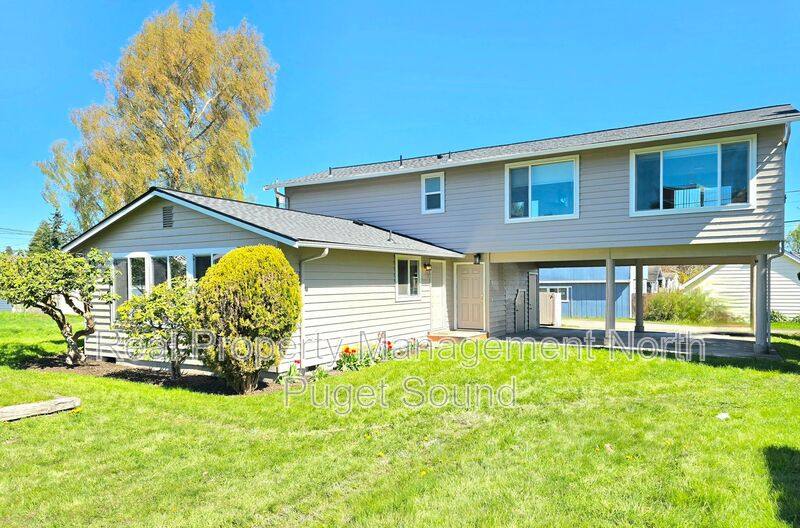 Apartment for rent at 1421 Pine St #B, Everett, WA 98201