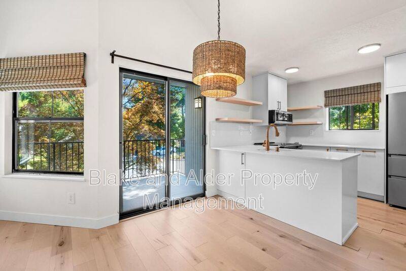 Condo for rent at 4000 Carman Dr #G108, Lake Oswego, OR 97035