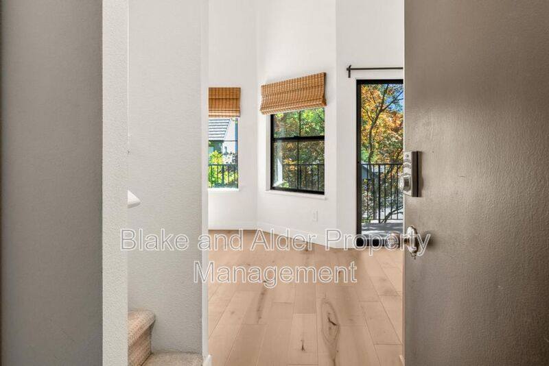 Condo for rent at 4000 Carman Dr #G108, Lake Oswego, OR 97035