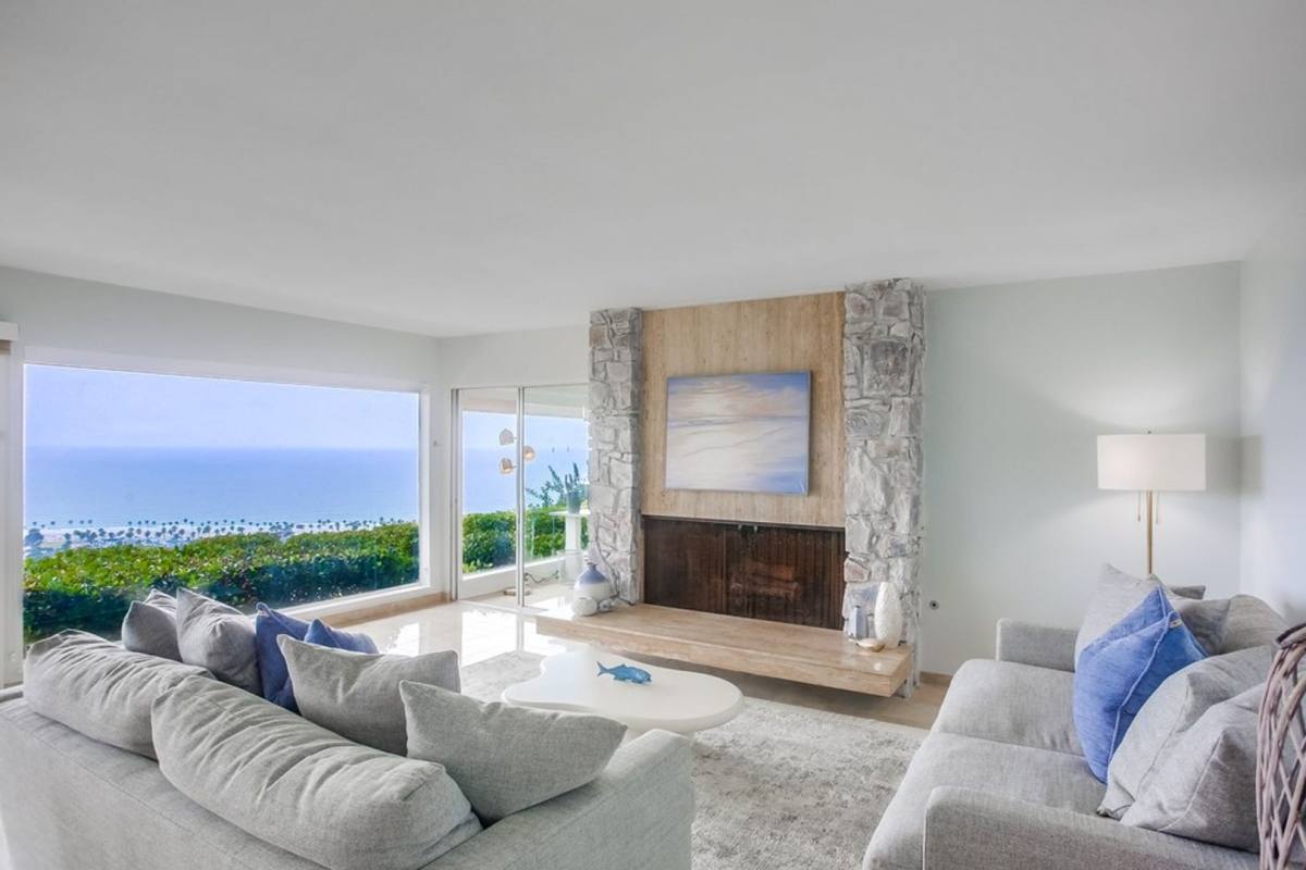 House for rent at 8302 Prestwick Dr, La Jolla, CA 92037