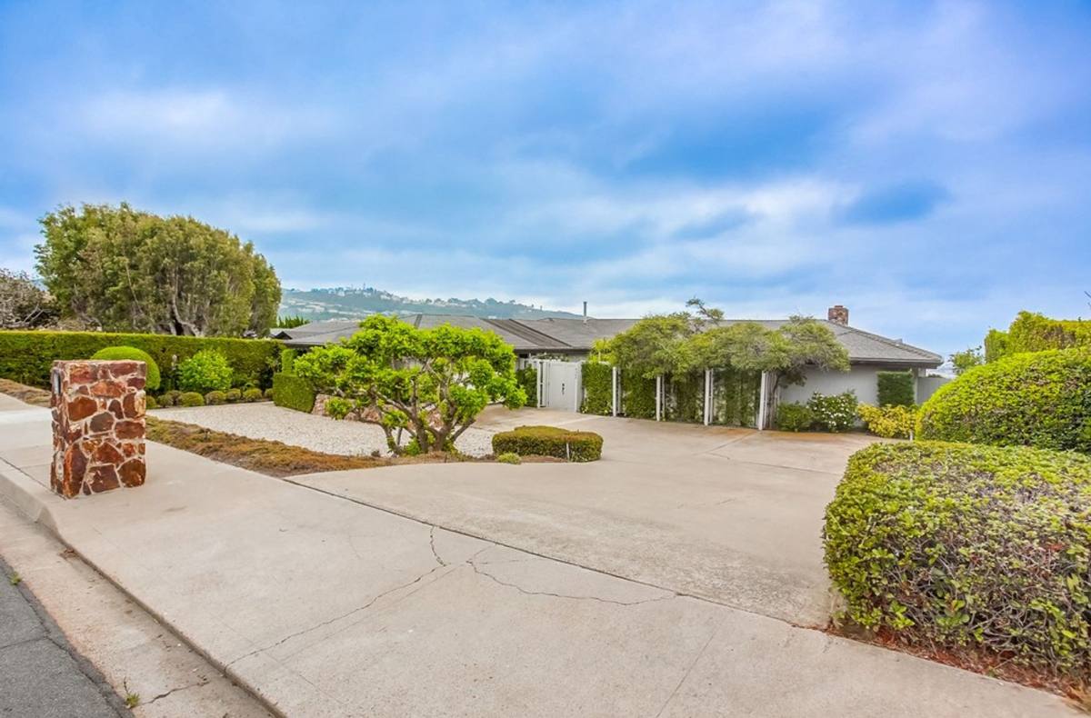 House for rent at 8302 Prestwick Dr, La Jolla, CA 92037