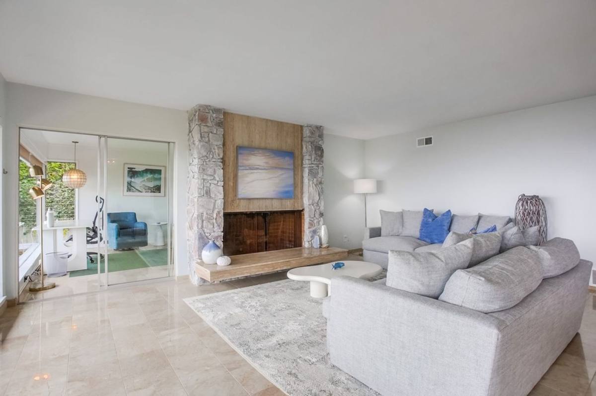 House for rent at 8302 Prestwick Dr, La Jolla, CA 92037